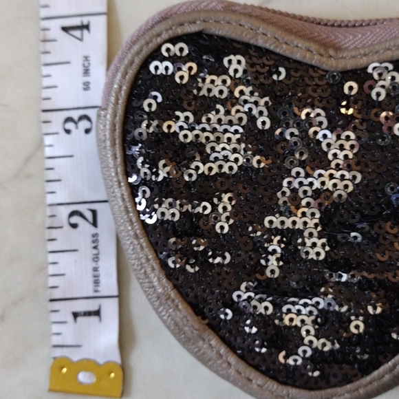 Candies cardholder and keychain. - Picture 9 of 10